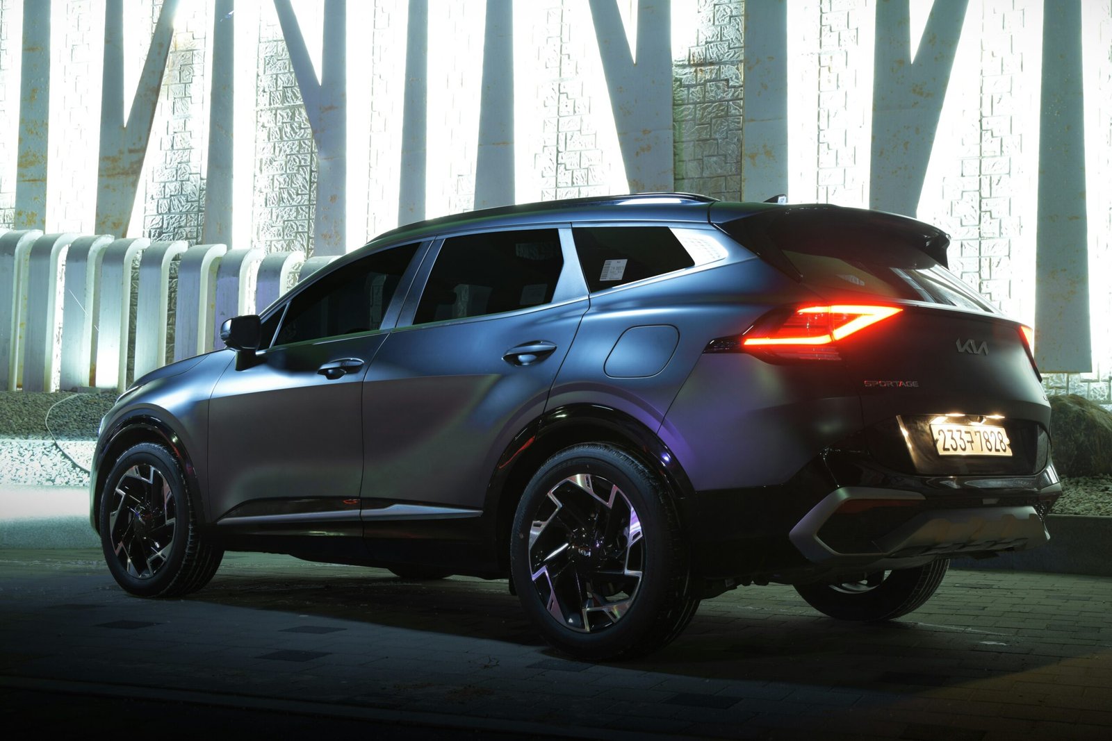 
								KIA Sportage full									