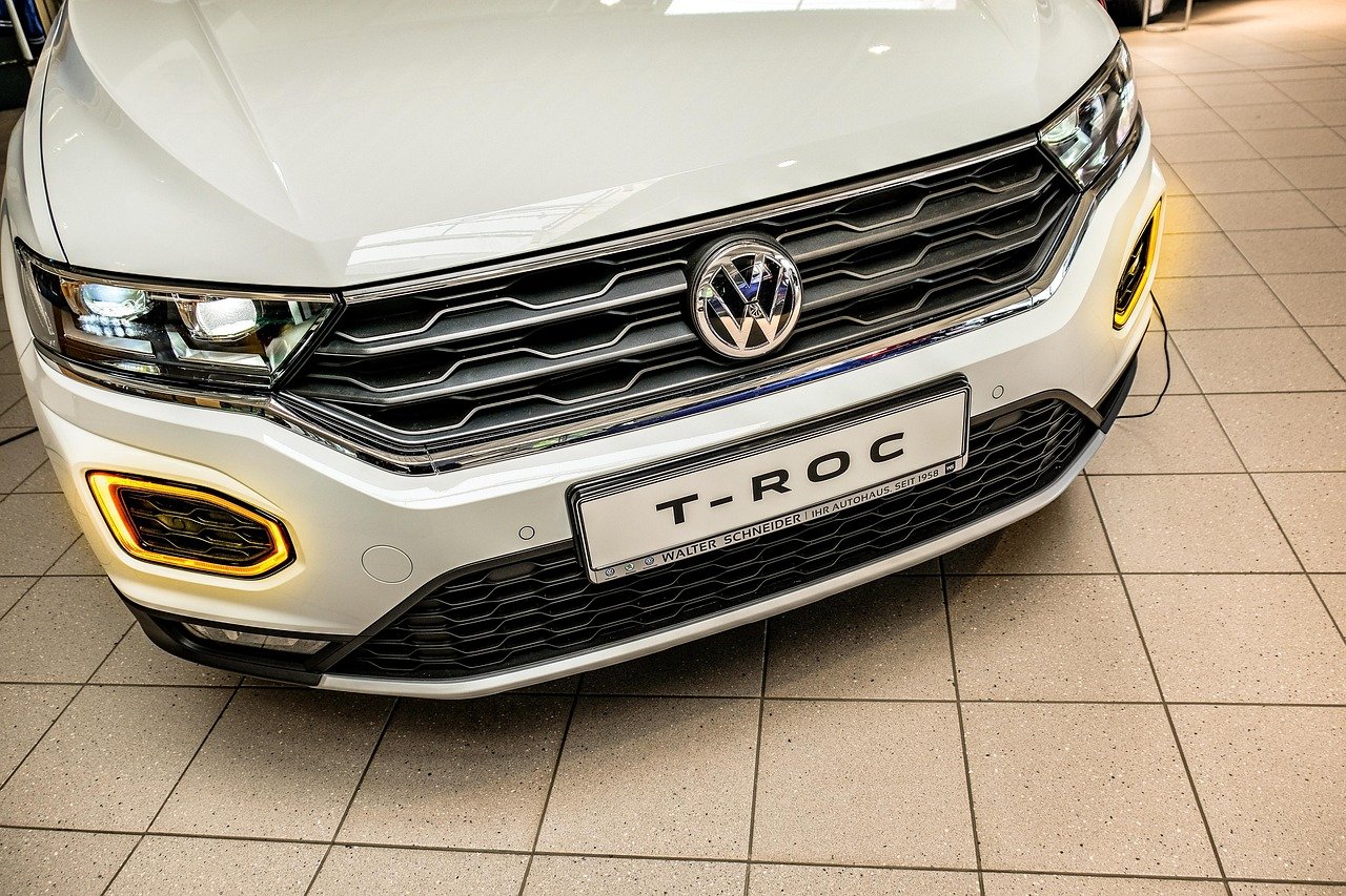 
								volkswagen T-Roc full									